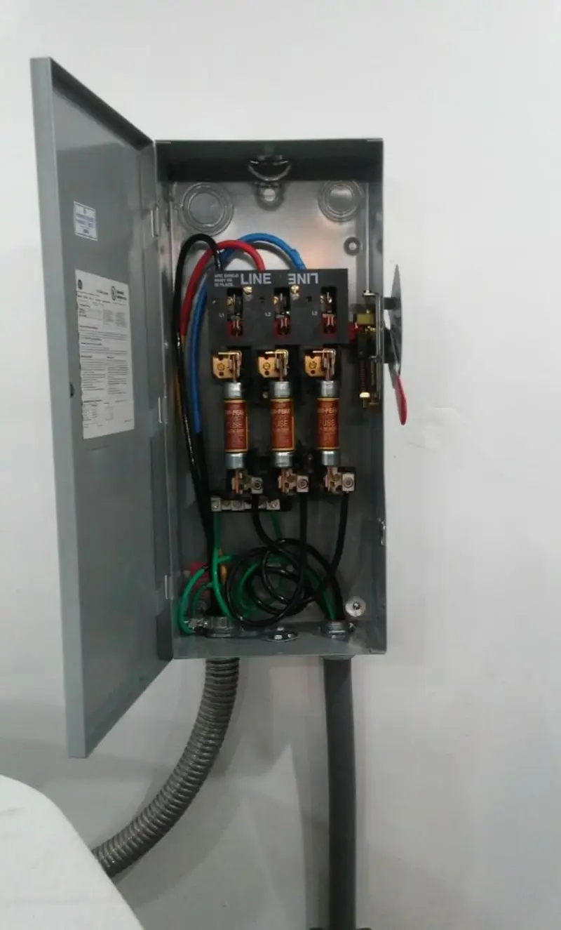 Three-phase disconnect switch installed for Smoke Detector Installation in Barnwell